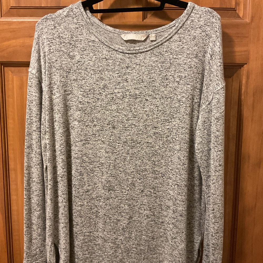 Athleta Gray Long Sleeve Top